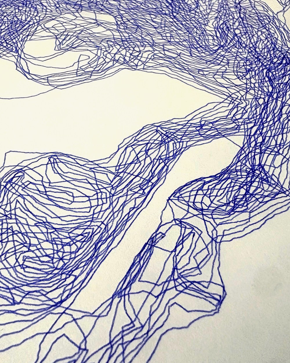 Frente a frente, foto 2 de 3: Boli Bic azul sobre Canson Bristol 90 g